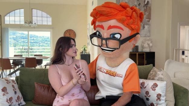 PornDudeCasting Lilibet Saunders Collects Porn Dude’s Sample 
