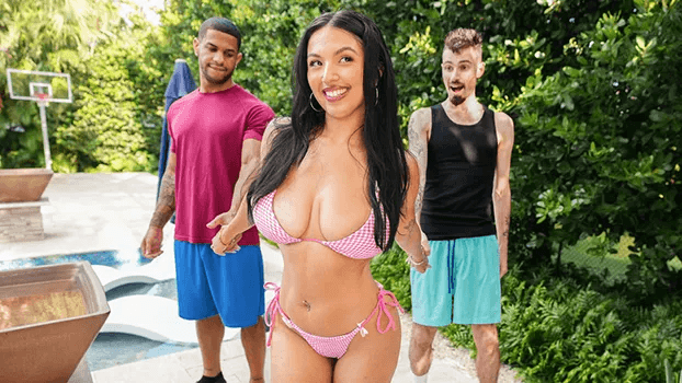 Ravyn Moore We Gonna Fuck in a Threesome D’oh! 